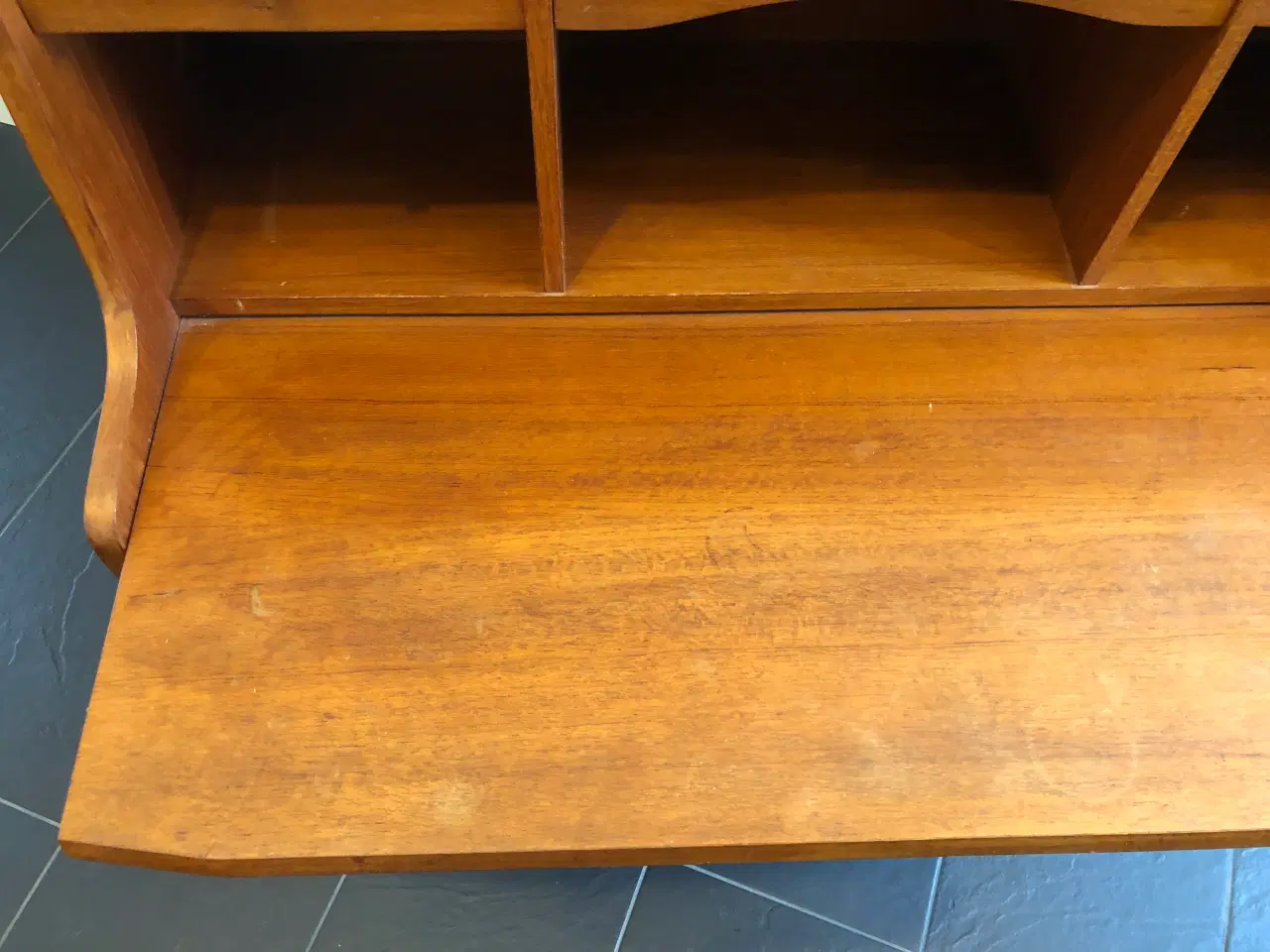 Billede 4 - Chatol i teak med indbygget spejl, skuffer, udtræk