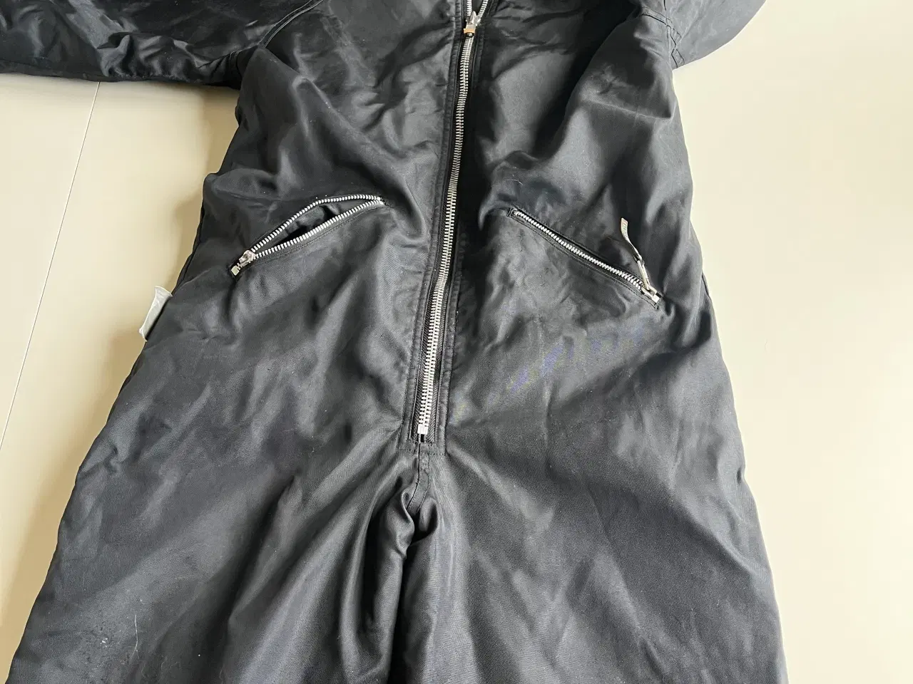 Billede 6 - Flyverdragt størrelse 122 