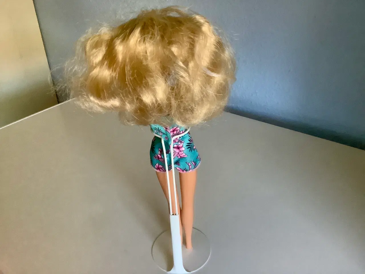 Billede 5 - Petra dukke med tøj.