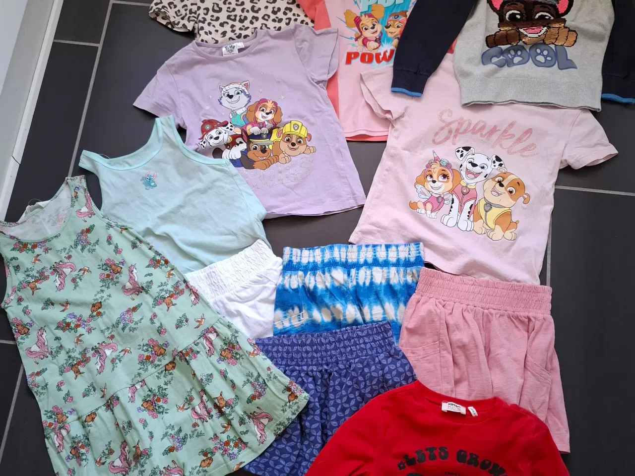 Billede 1 - 12stk tøj 