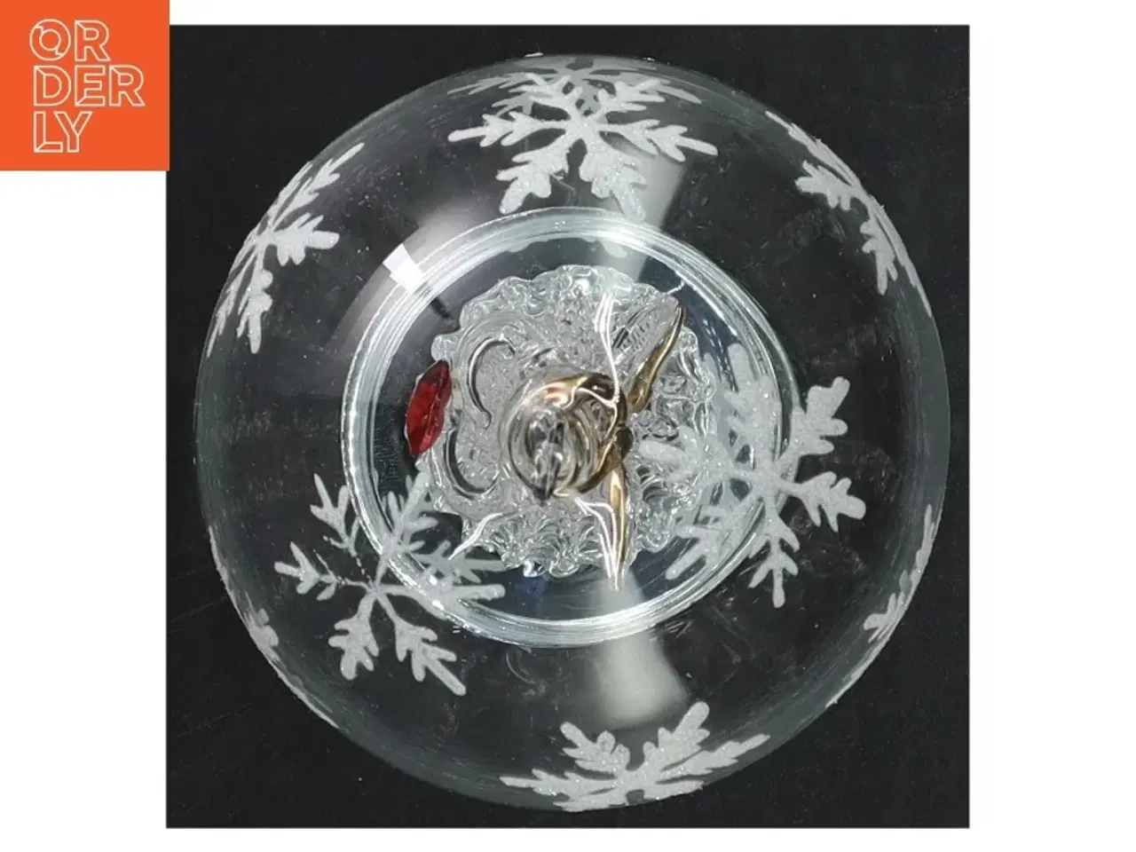 Billede 4 - Glaskugle med julemotiv (str. 11 cm i diameter)
