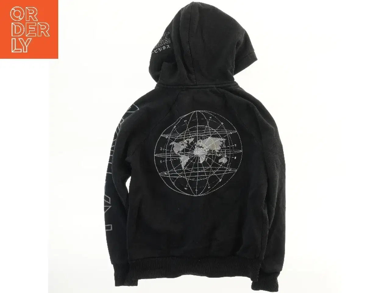 Billede 2 - Sort hættetrøje med grafisk print fra First grade (str. XS)