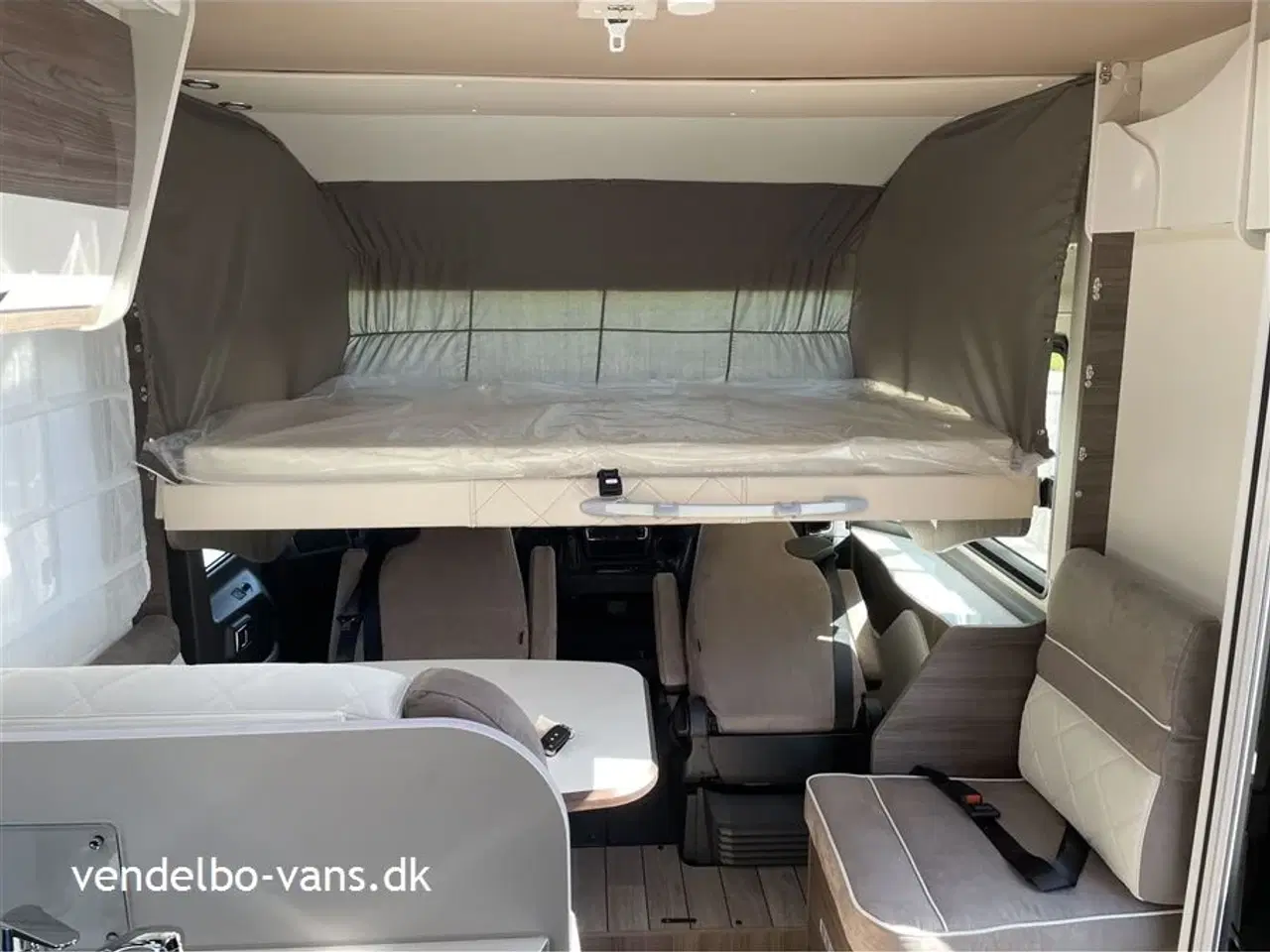 Billede 10 - 2025 - McLouis Nevis 873   Enkeltsenge og stor garage - 180 HK 4400 kg eller 3500 kg totalvægt