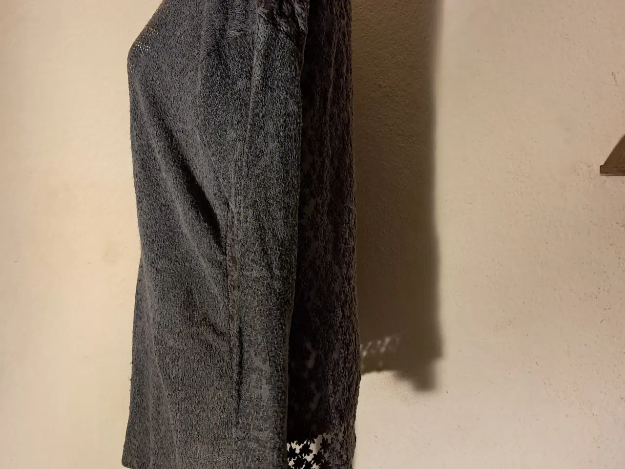 Billede 3 - Cream str. M bluse