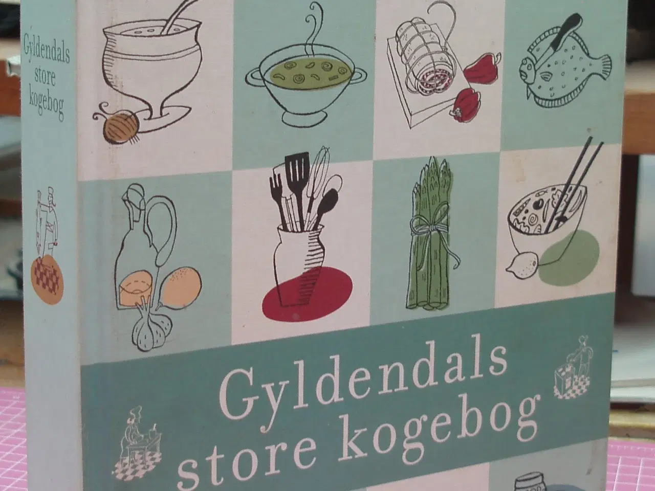 Billede 1 - Gyldendals Store Kogebog