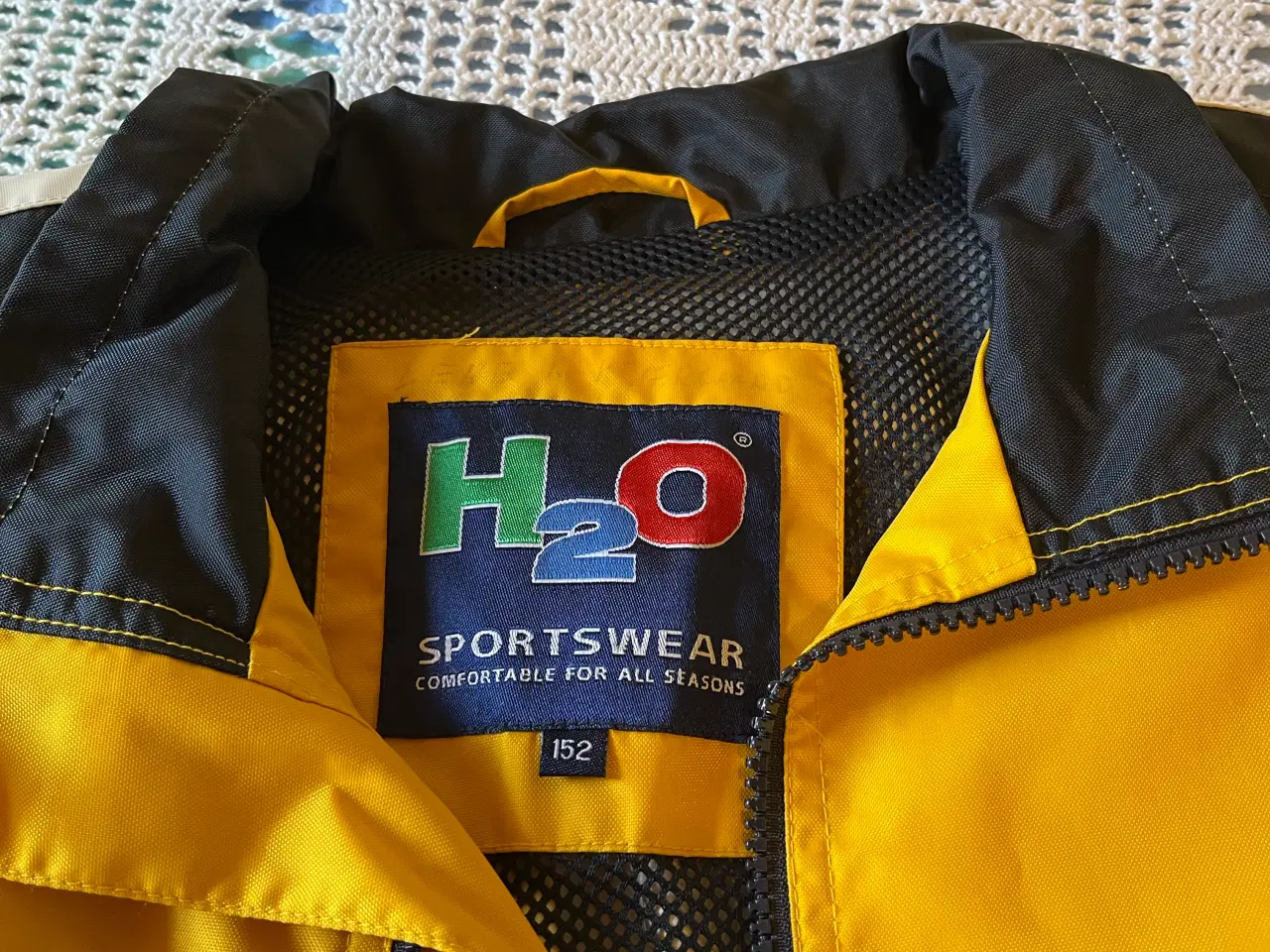 Billede 5 - Jakke H2O sport str. 152