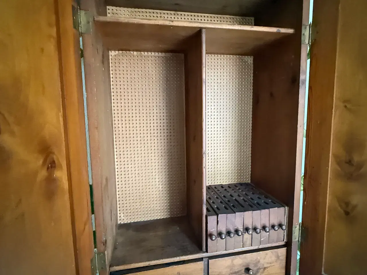 Billede 1 - Gammeldags køkken chatol skab