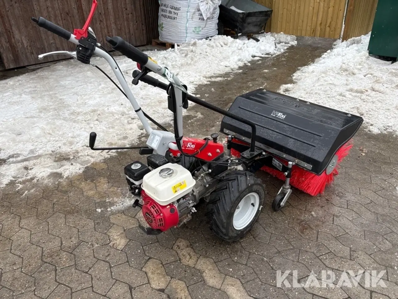 Billede 3 - Fejemaskine og redskabsbærer Emak BRIK1S med fræser