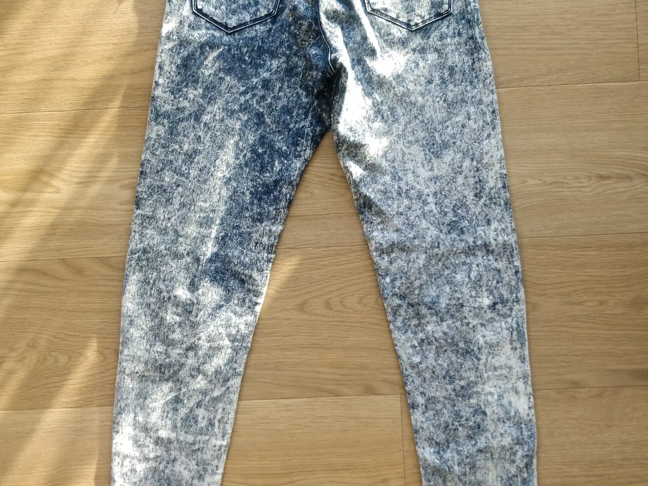 Billede 3 - H&M skinny jeans, blå og hvid, bukser