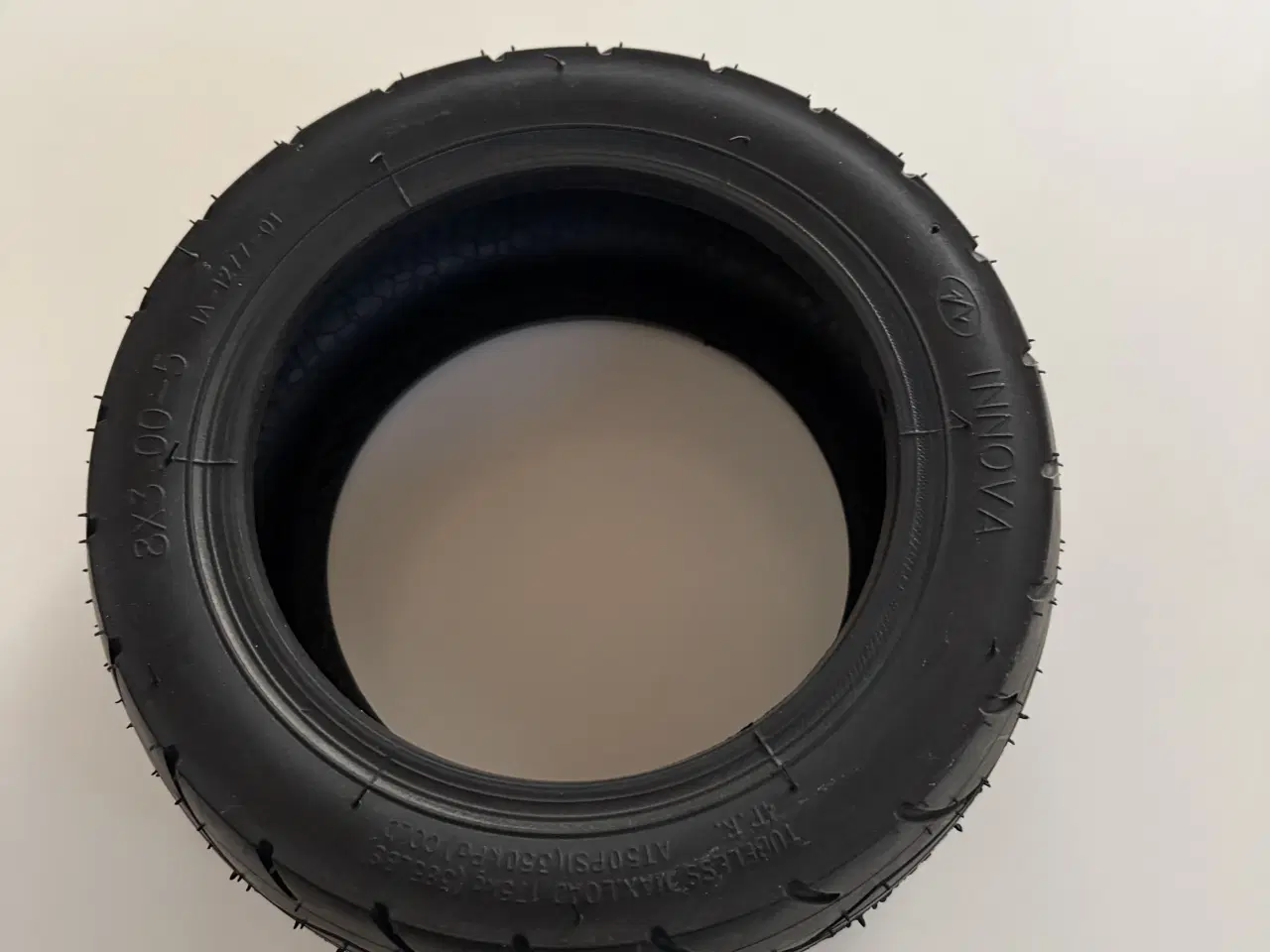 Billede 1 - Dæk til elkøretøj