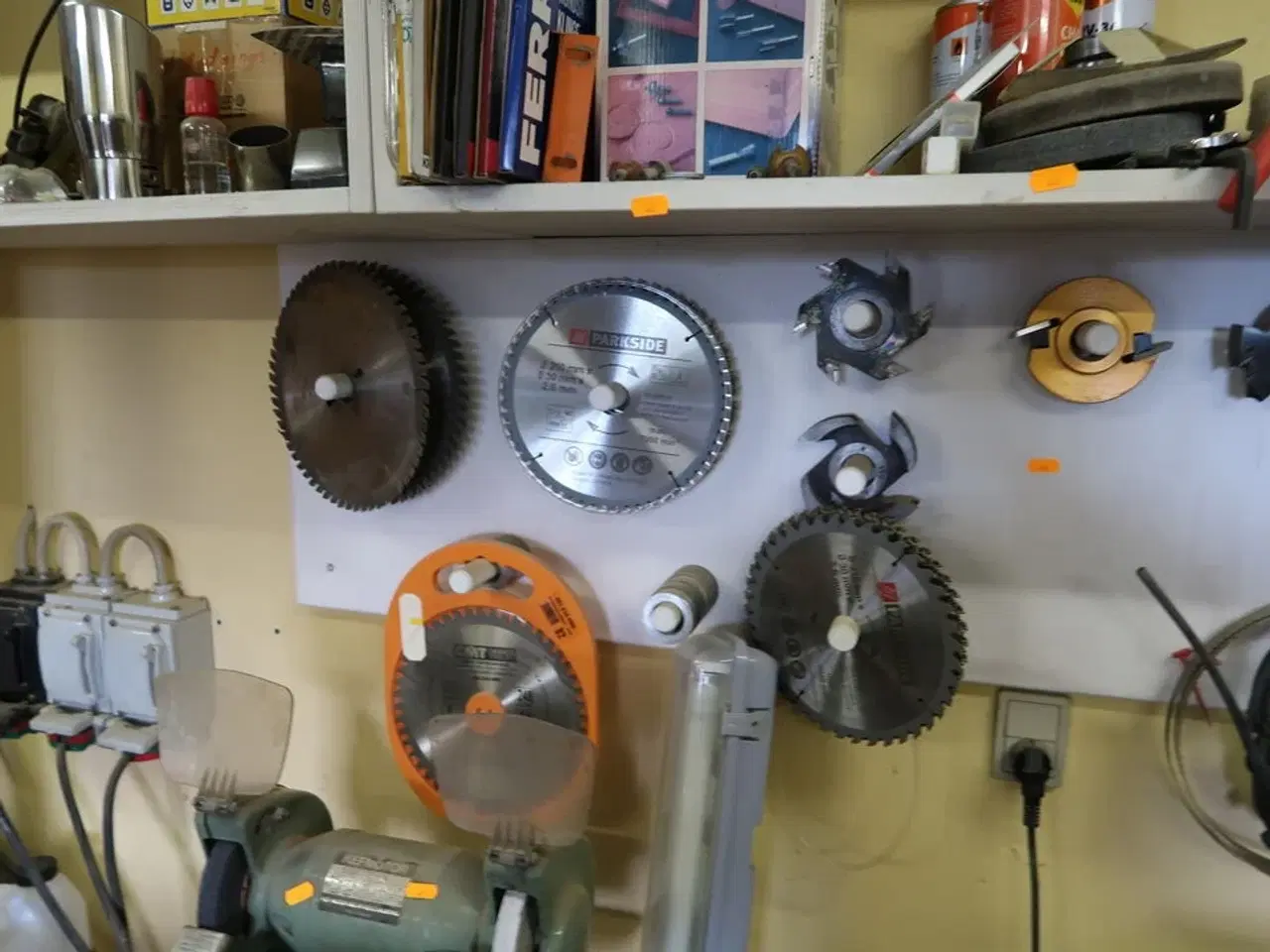 Billede 12 - Div. Skæreklinger, overfræser, værktøj m.m.