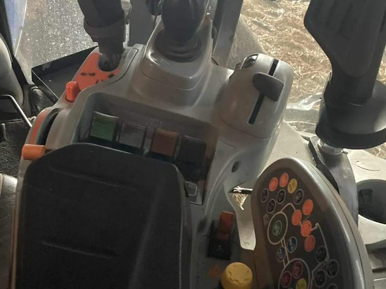 Billede 6 - New Holland T7.315 Gård traktor som er på vej hjem.