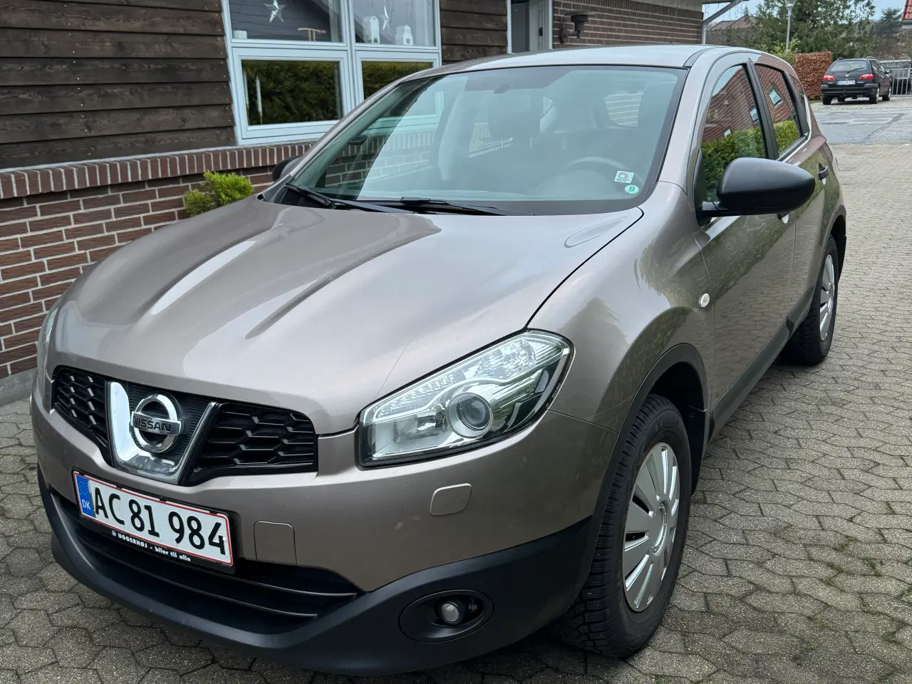Billede 5 - Velkørende Nissan Qashqai med et år til syn. 