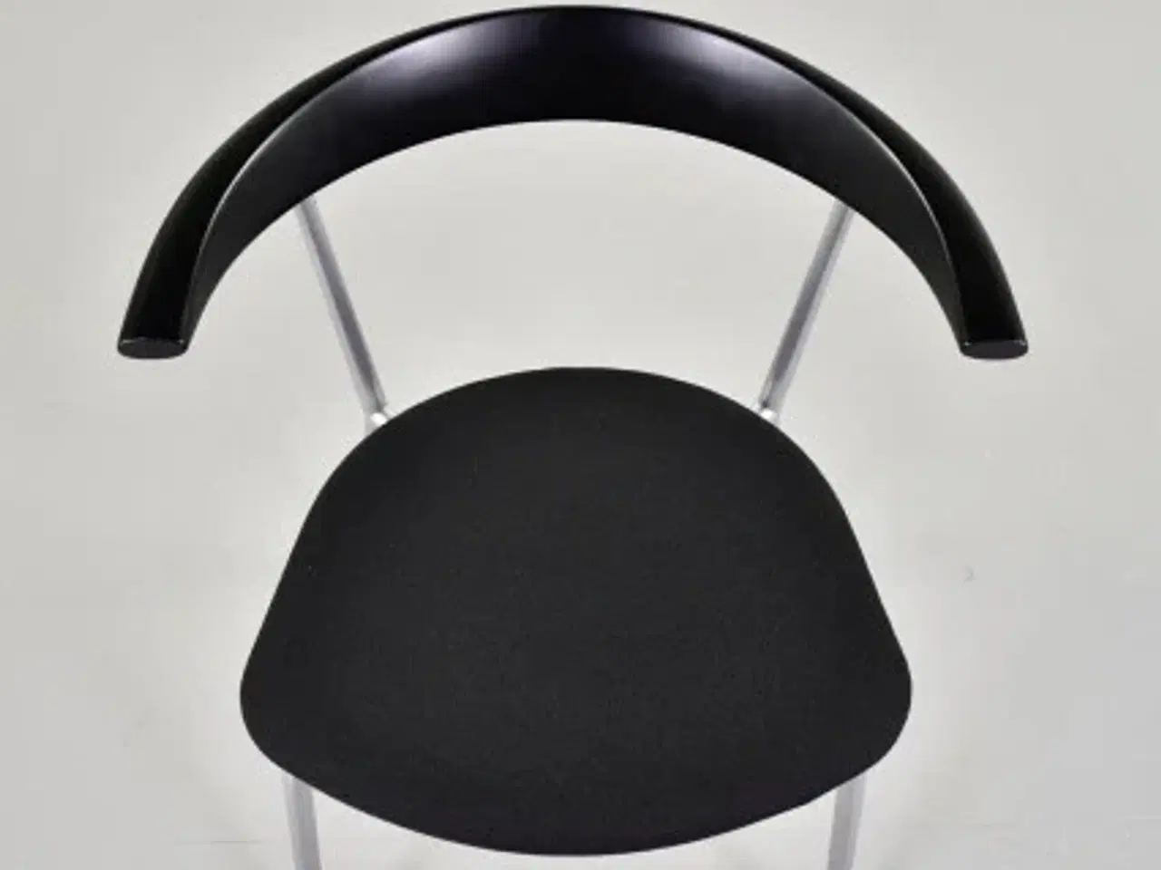 Billede 5 - Efg bondo konferencestol med nyt sort polster, grå stel, nymalet sort ryg med lille armlæn