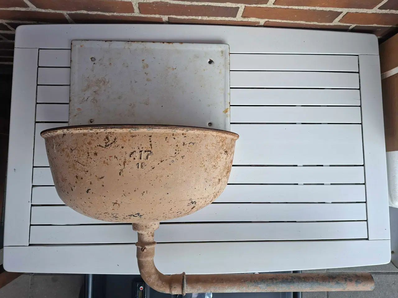 Billede 1 - Gammel vask i metal