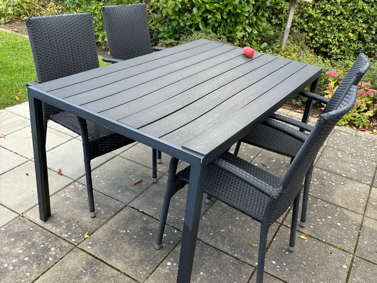 Billede 2 - Havebord med 4 stole