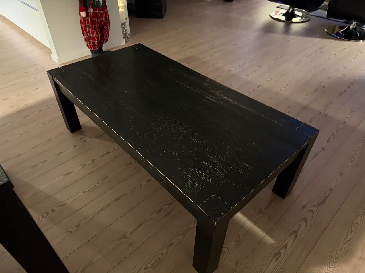 Billede 1 - Sortbejset sofabord i massiv fyrretræ