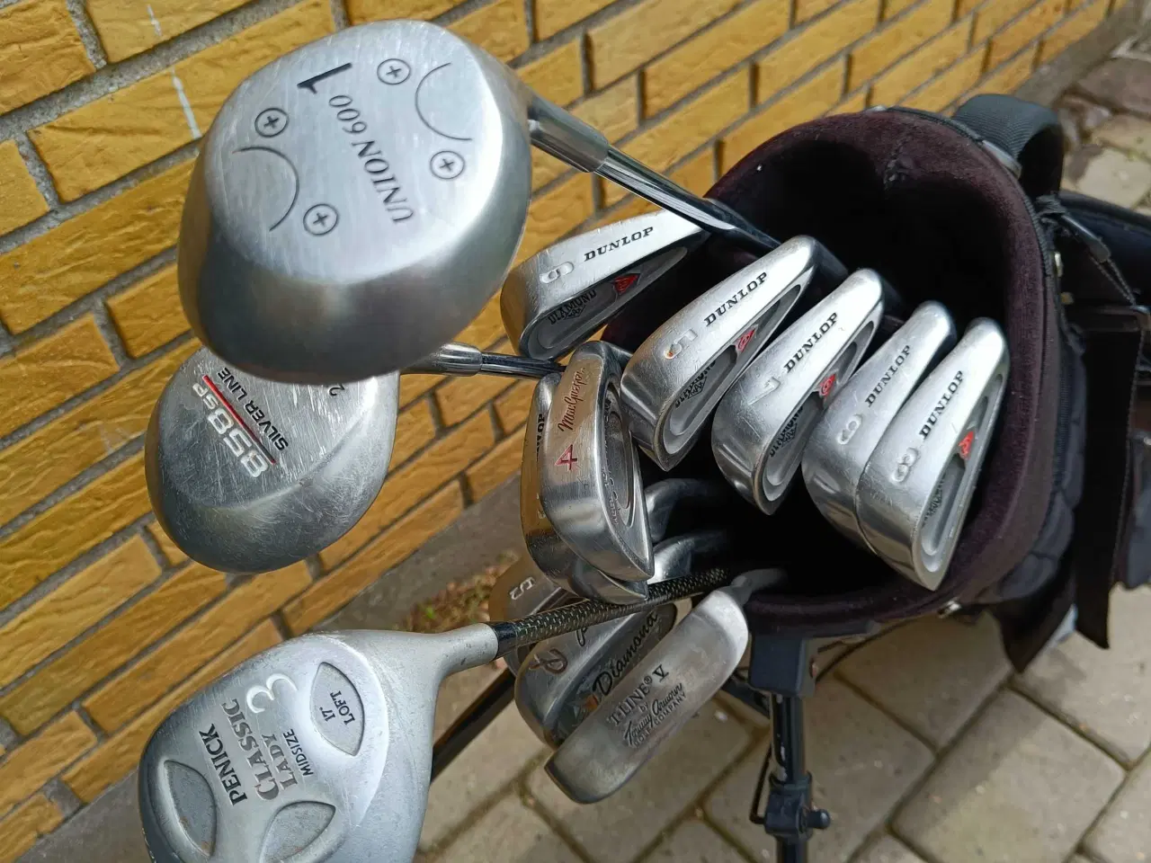 Billede 2 - Dunlop golfkøller sæt med standbag og stålskafter.
