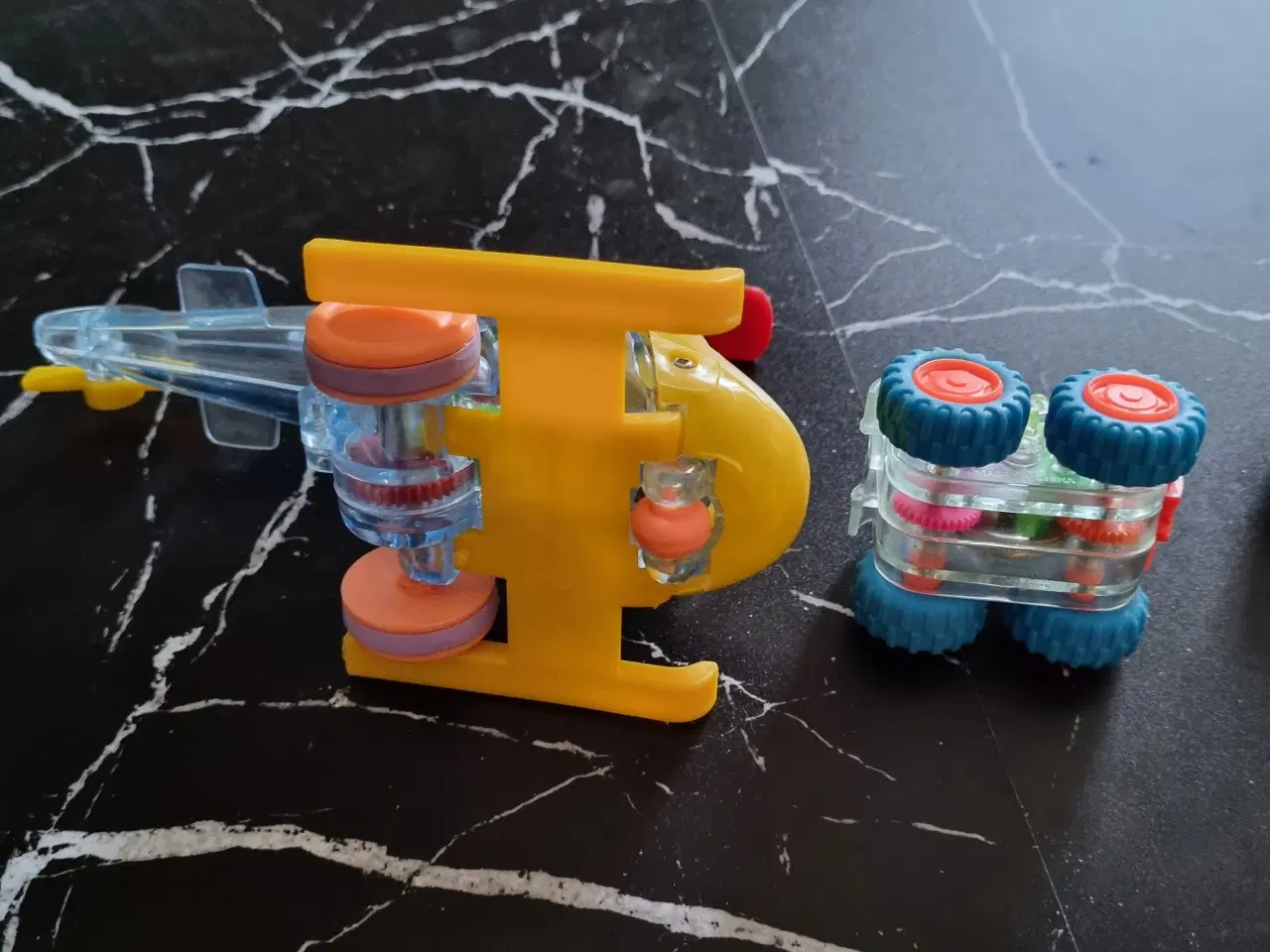 Billede 4 - Vintage helikopter og legetøjsbiler 