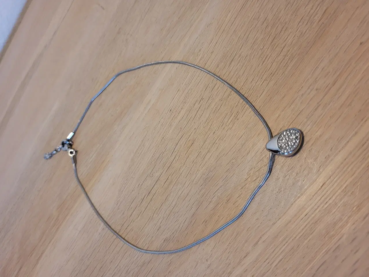 Billede 1 - Flot halskæde med krystaller fra Skagen Design