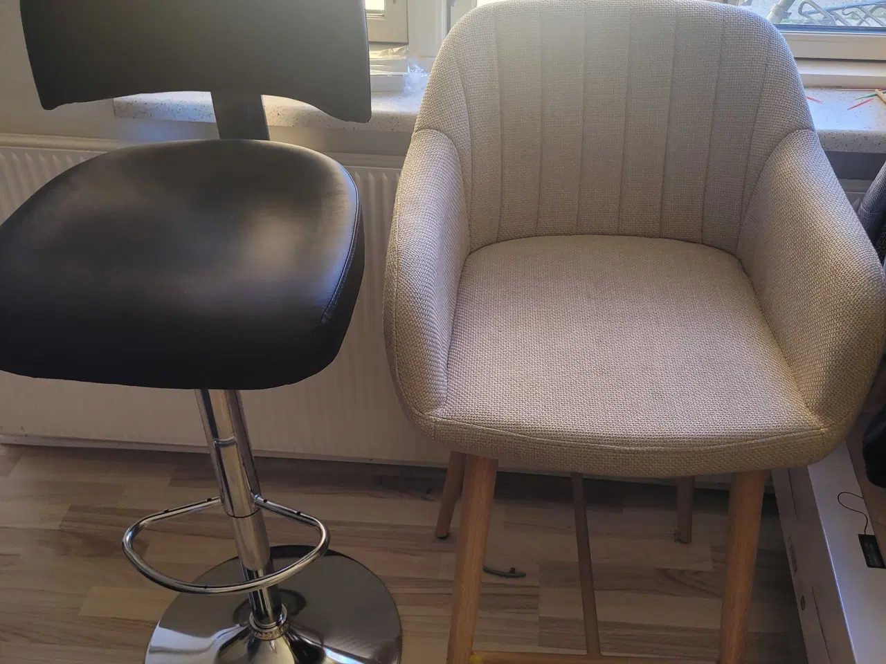 Billede 1 - møbler 2persons sofa 200kr højstole 200kr pr stk