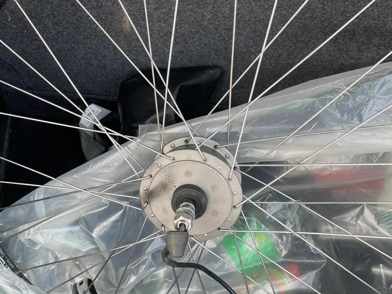 Billede 2 - Forhjul 28” med defekt el-motor