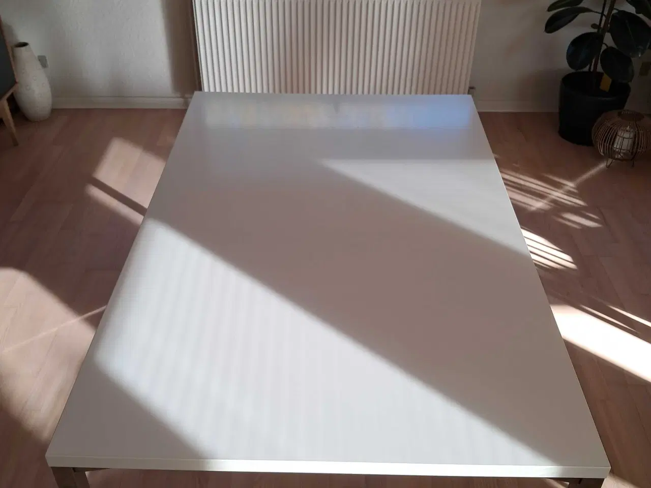 Billede 1 - Hvid spisebord