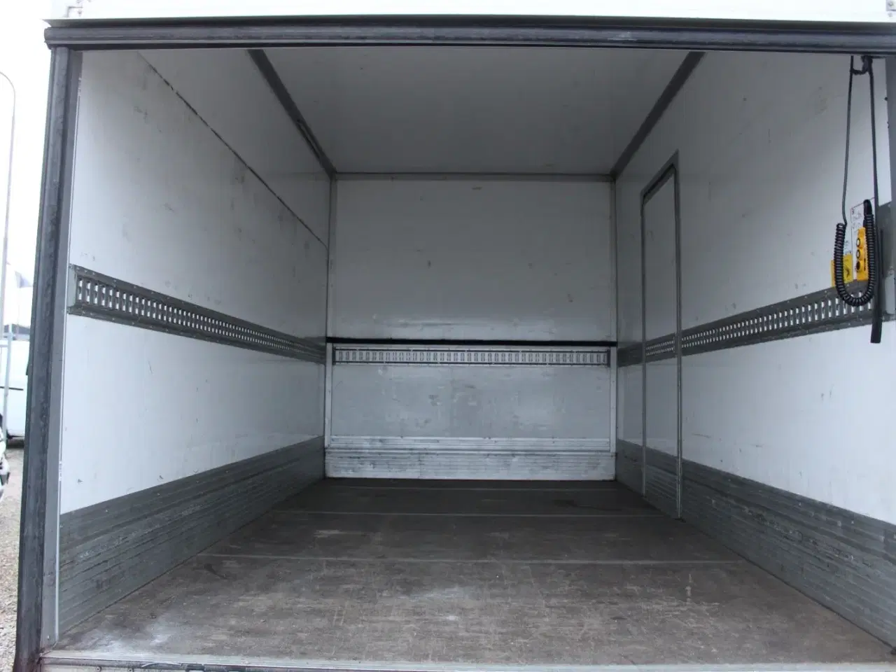 Billede 13 - Iveco Daily 2,3 35S14 Alukasse m/lift AG8