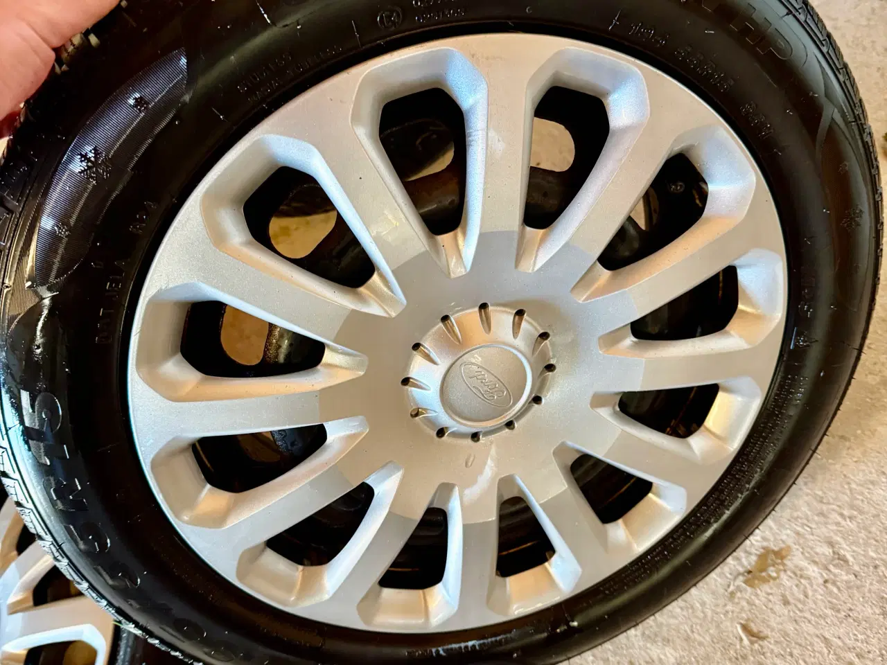 Billede 3 - Fine vinterhjul til Ford Fiesta sælges