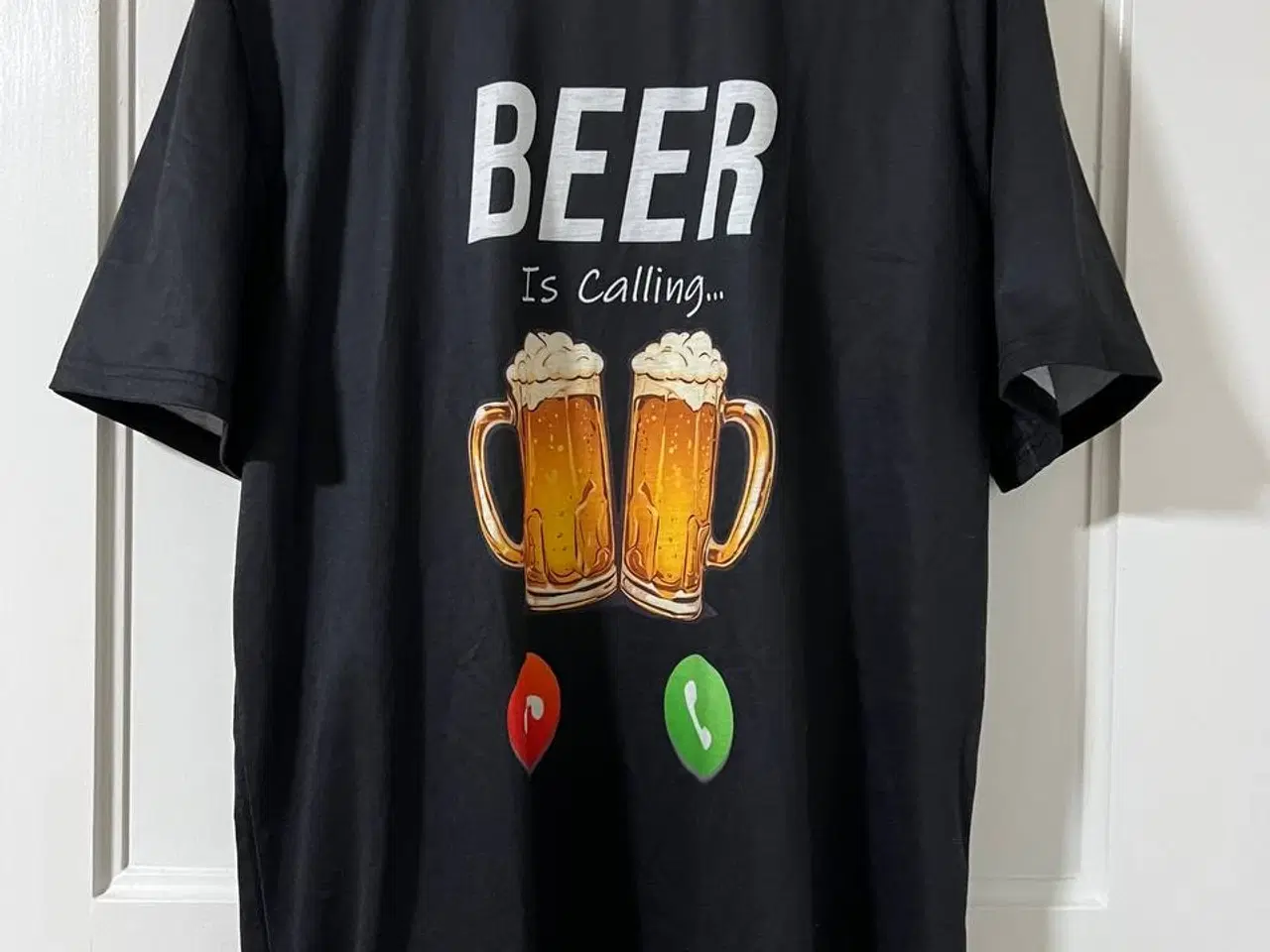 Billede 2 - Sjov “Beer Is Calling” T-shirt – Str. L