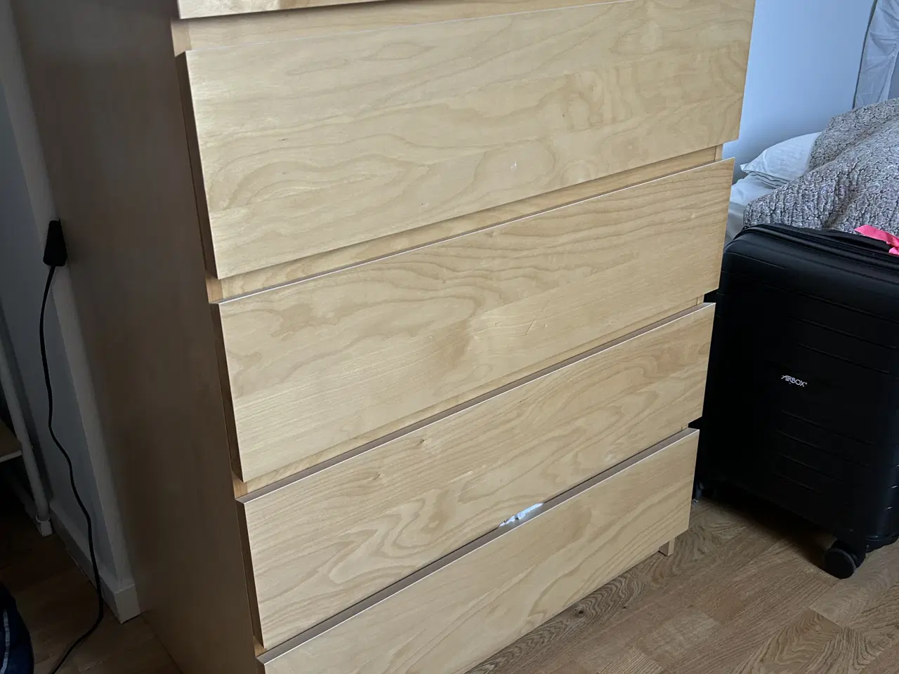 Billede 2 - Kommode. Rummelig.