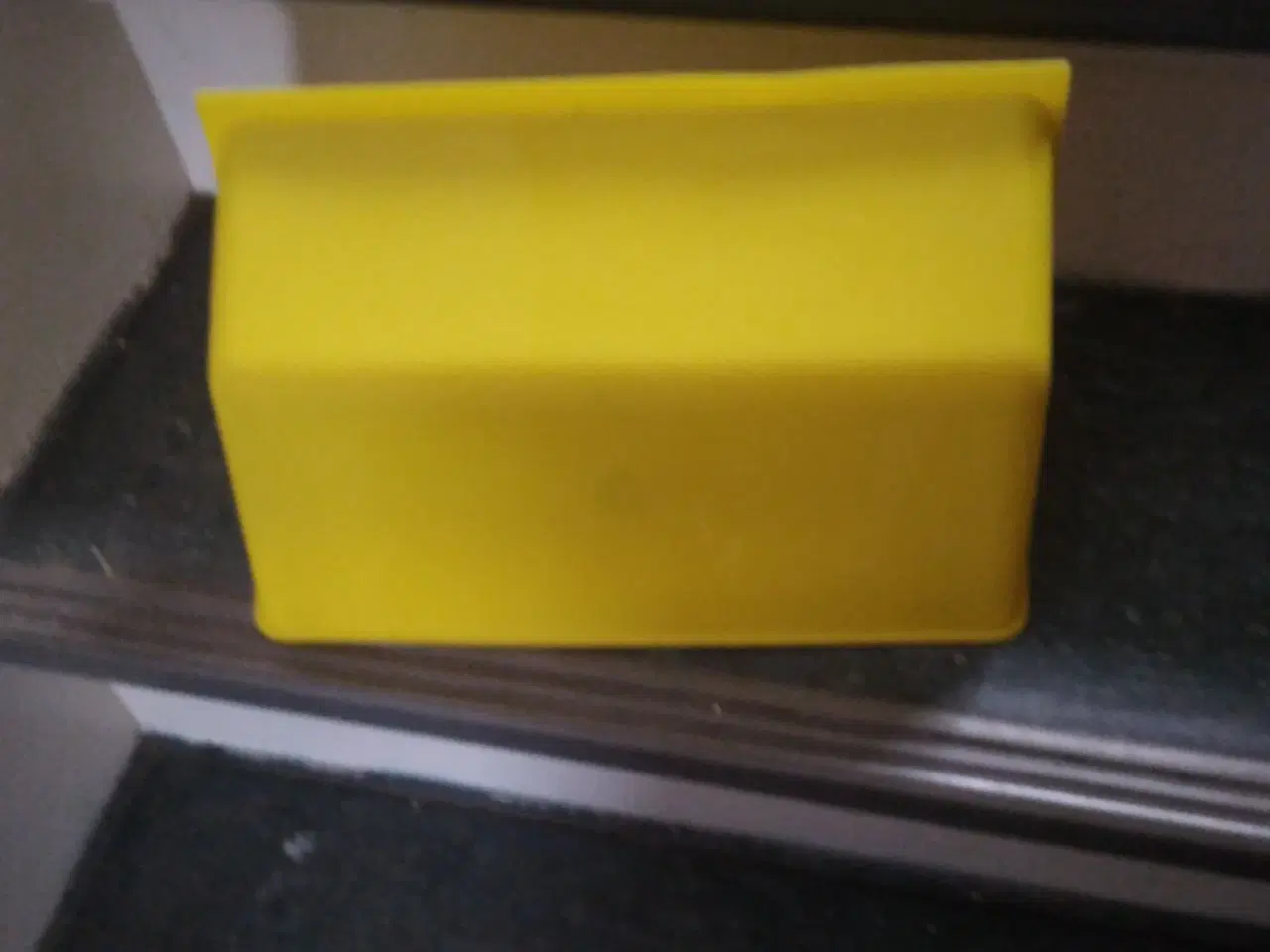 Billede 2 - hø-holder til kaninbur bortgives