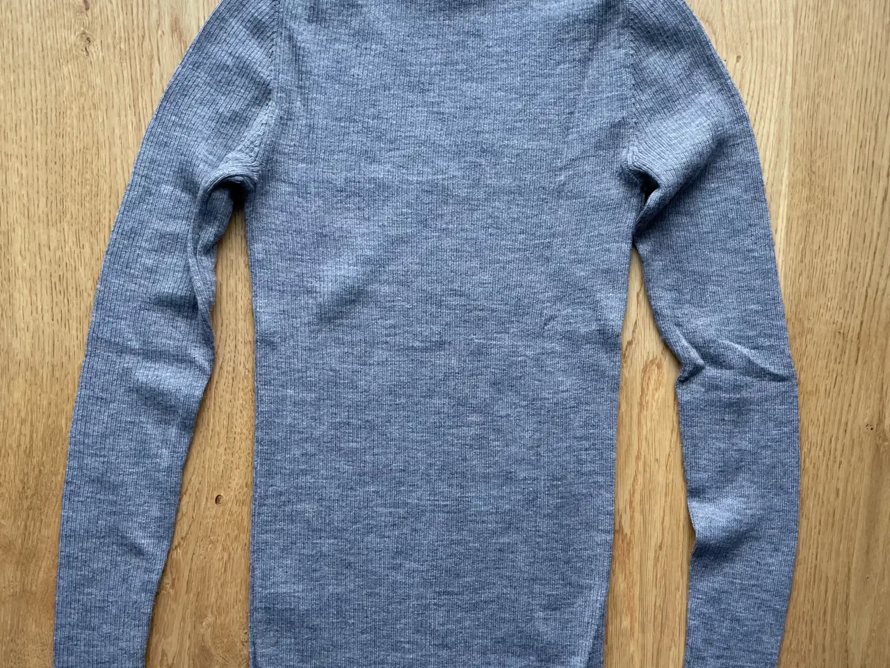 Billede 4 - Muji uldbluse grå