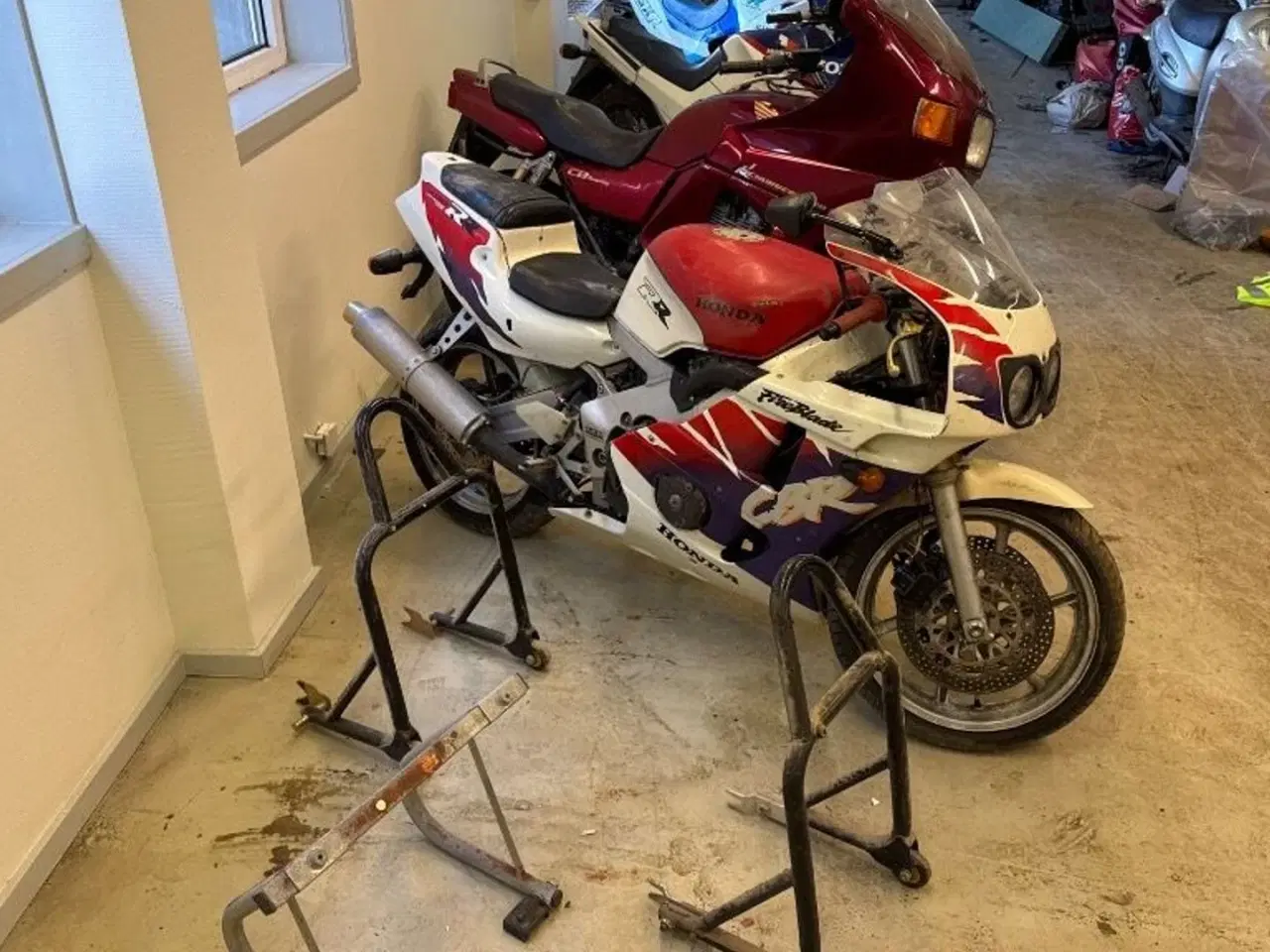 Billede 2 - 4 stk. klassiske MC Honda 400 RR, Honda Schurgers 990 S, Honda VF 500 og Suzuki GSXR