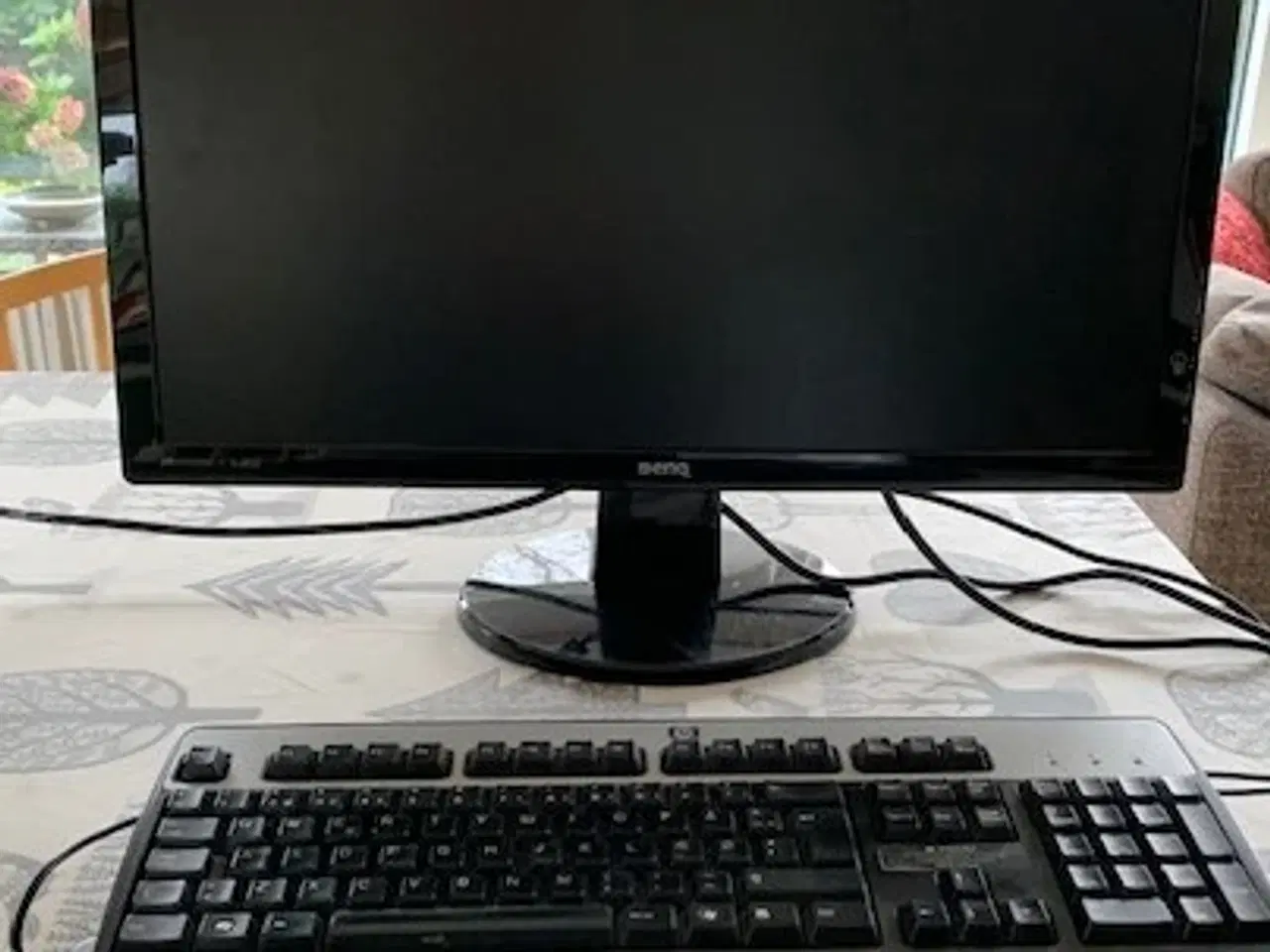 Billede 1 - HP ProDesk i7, 16GB RAM, 1TB SSD + 27" skærm + lyd