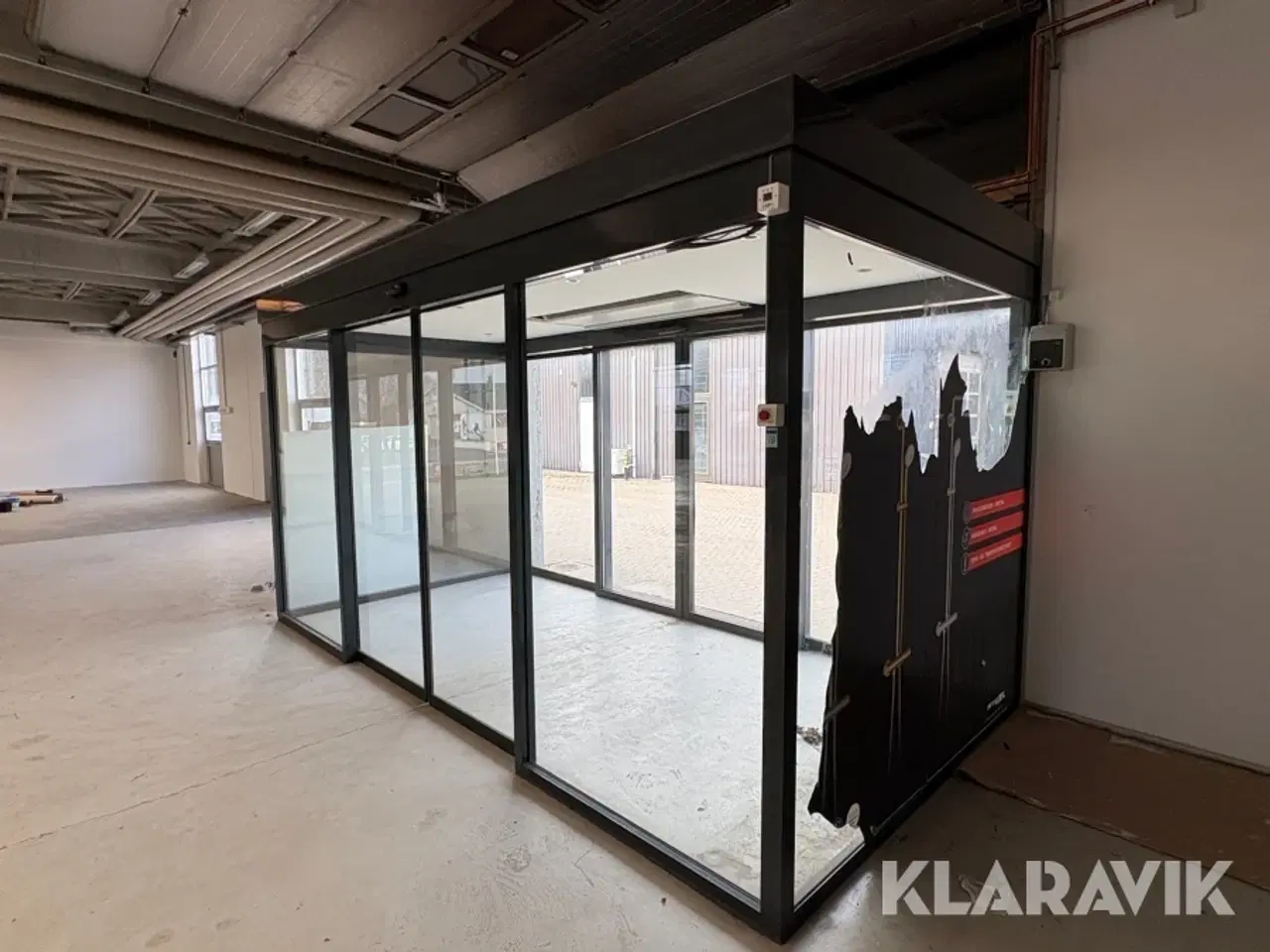 Billede 12 - Indgangsparti med vindfangssluse Record