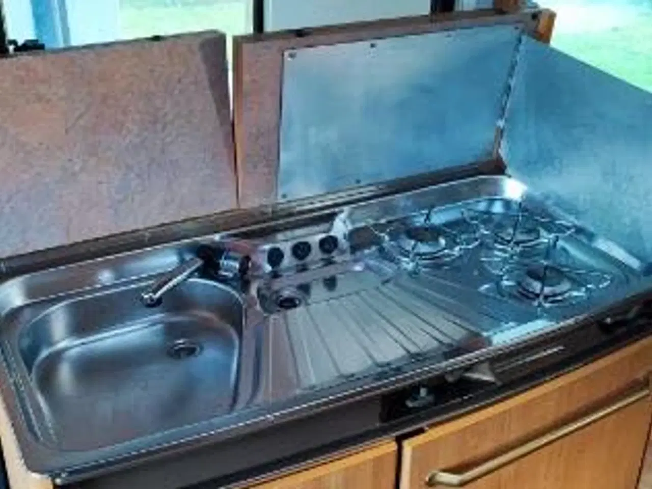 Billede 10 - 2001 lmc 400 køjevogn. På vej ind