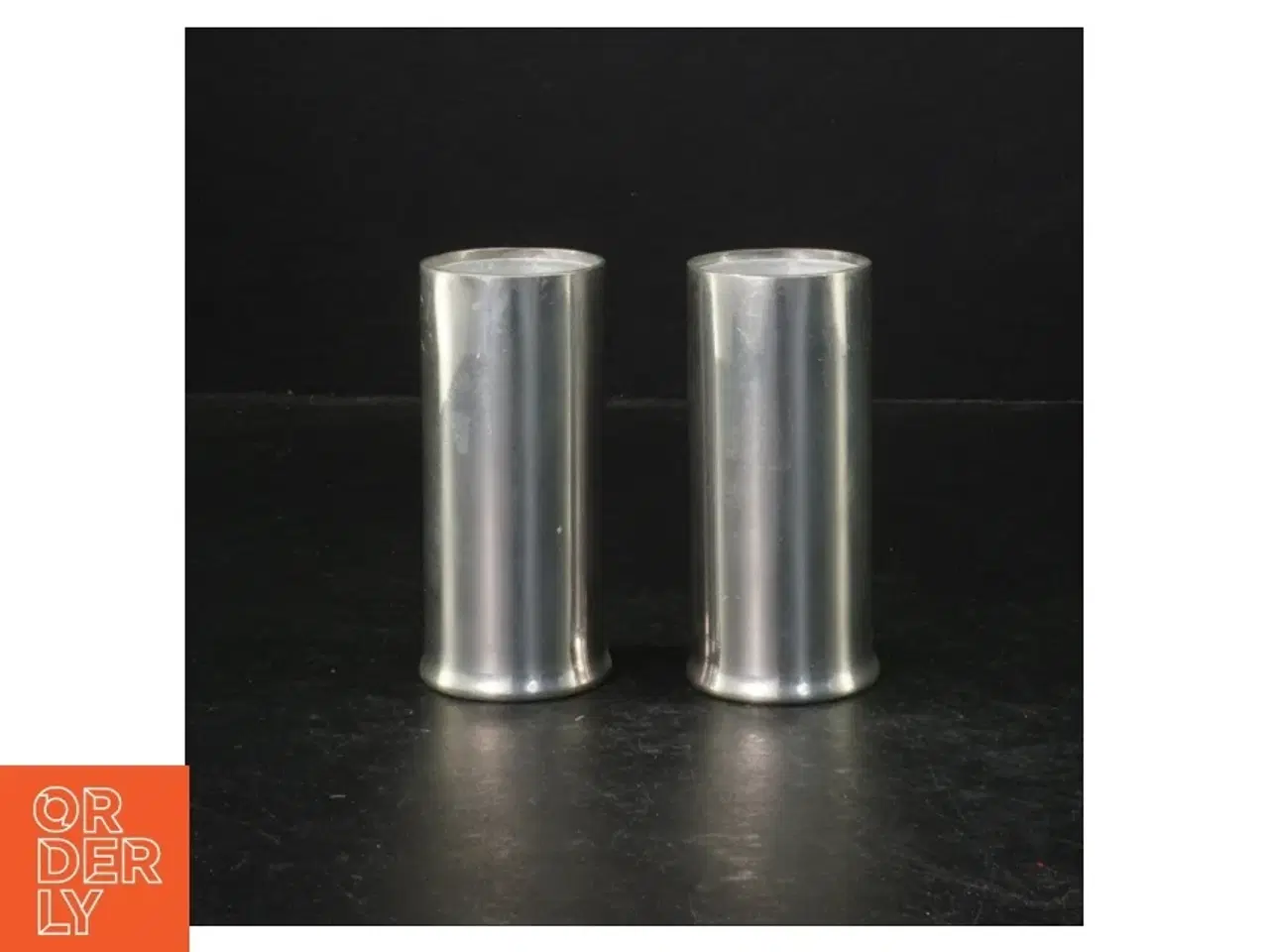 Billede 2 - Sølvfarvede stage til fyrfadslys fra Selanger Pewter (str. 10 cm. 2 styk)