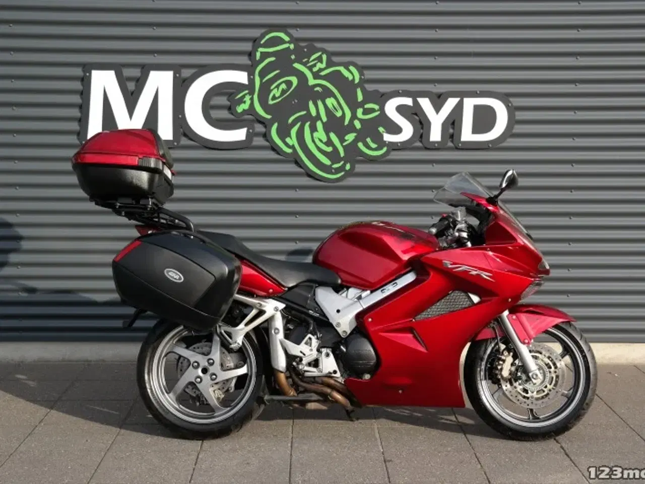 Billede 1 - Honda VFR 800 F MC-SYD       BYTTER GERNE