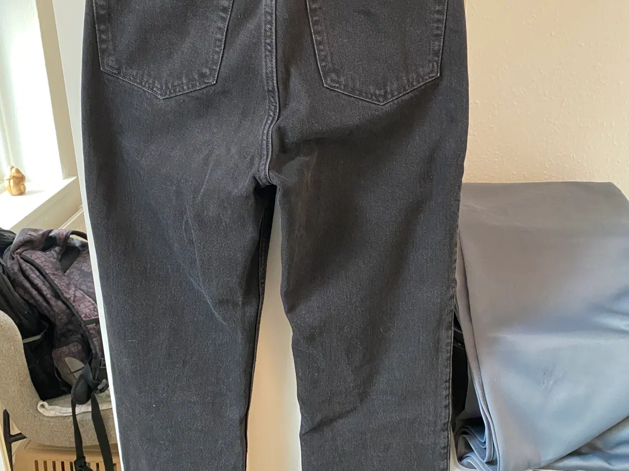 Billede 2 - Weekday sorte jeans