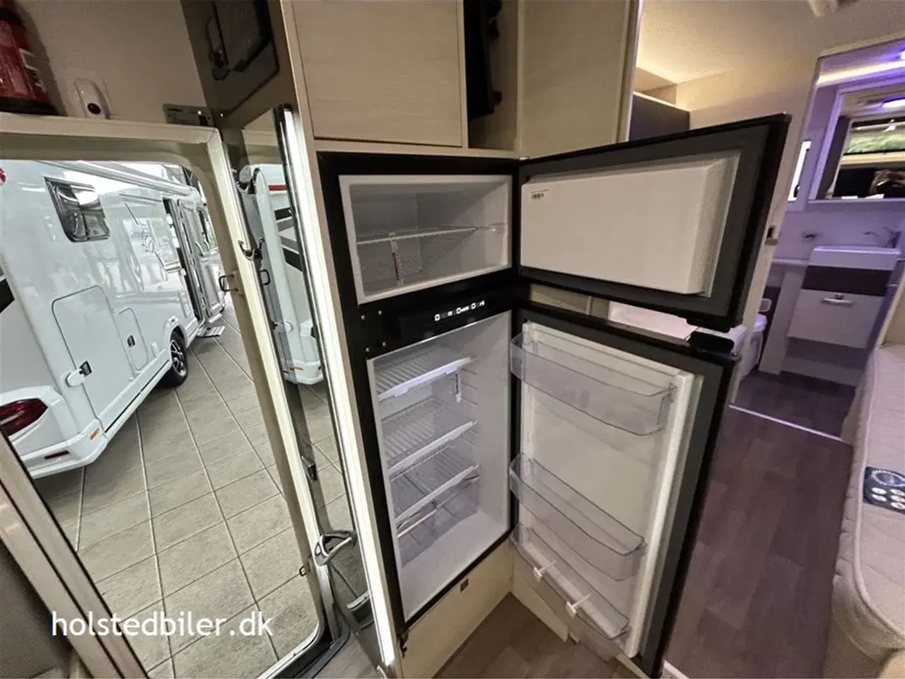 Billede 10 - 2019 - Chausson Welcome Premium 757   WC/bad i bagenden, automatgear og udstyr.