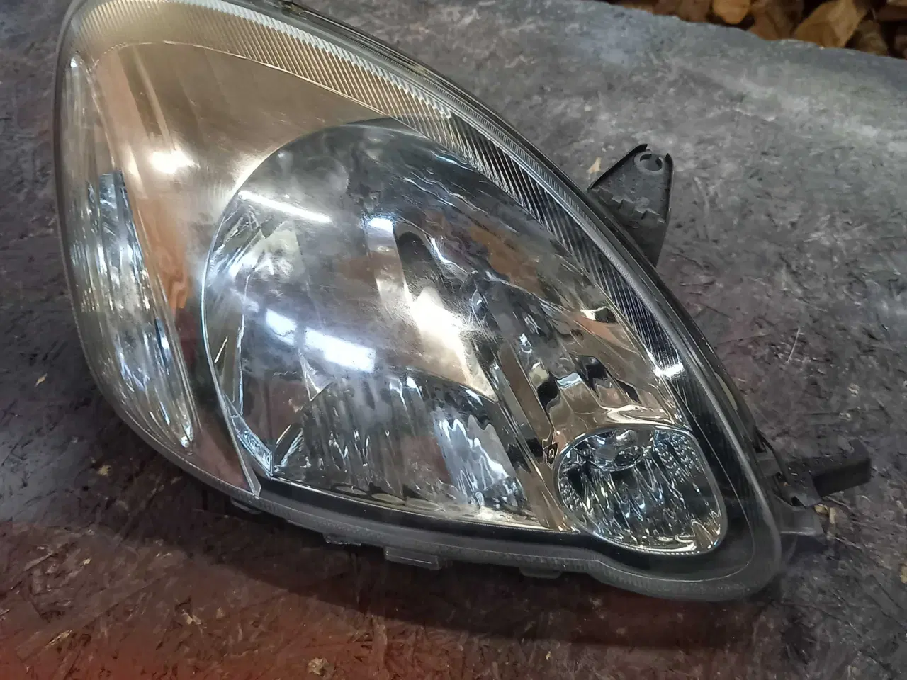 Billede 1 - Forlygte Toyota Yaris 