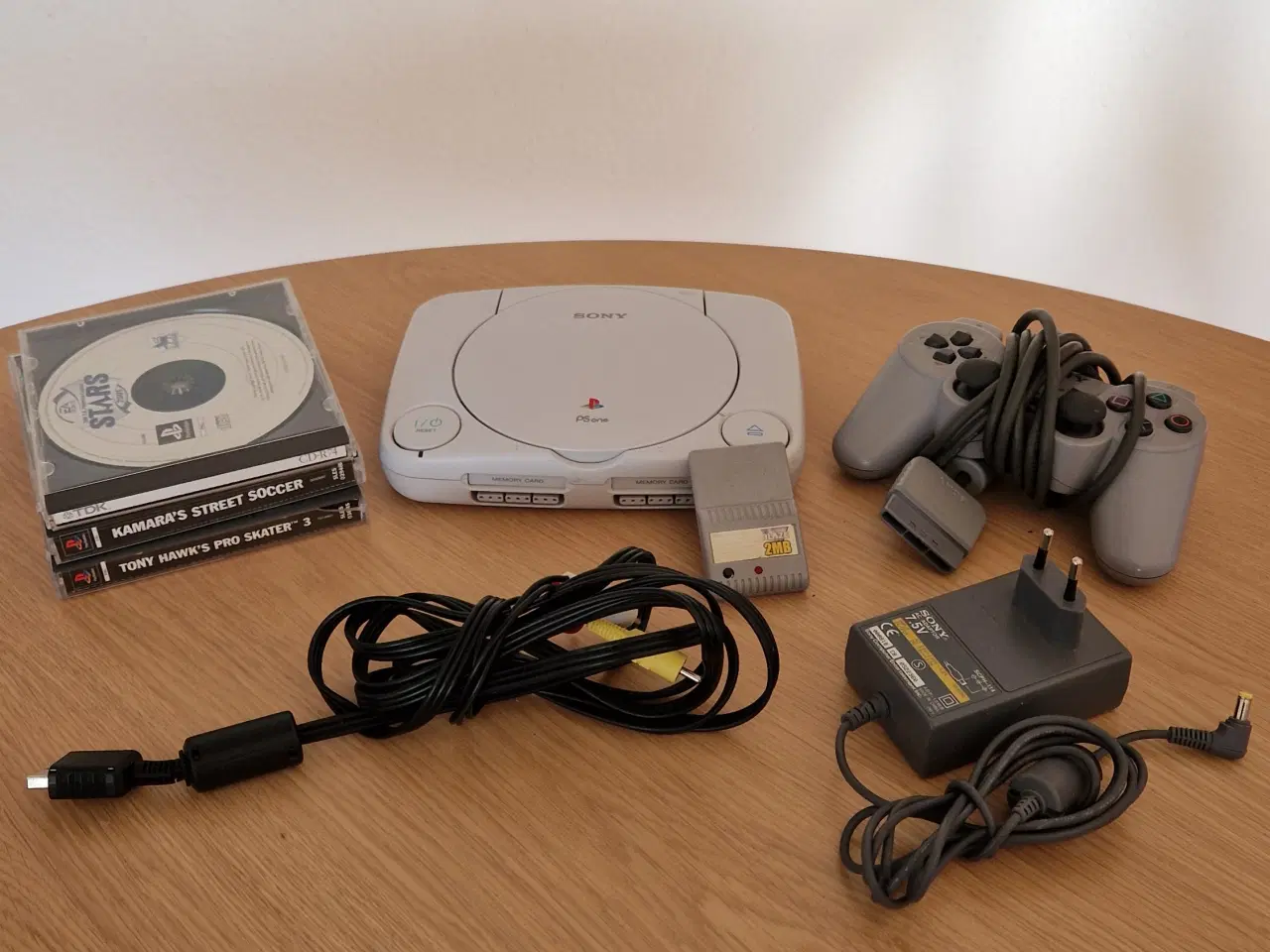 Billede 1 - 🎮 PlayStation 1 Slim (PS one)