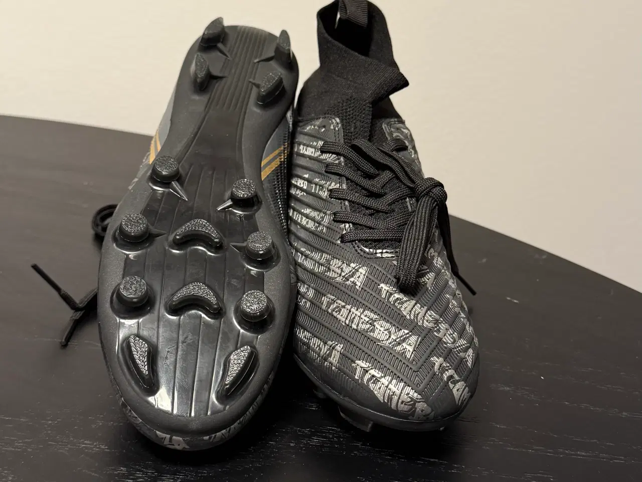 Billede 1 - Ultra fedet sorte fodboldstøvler