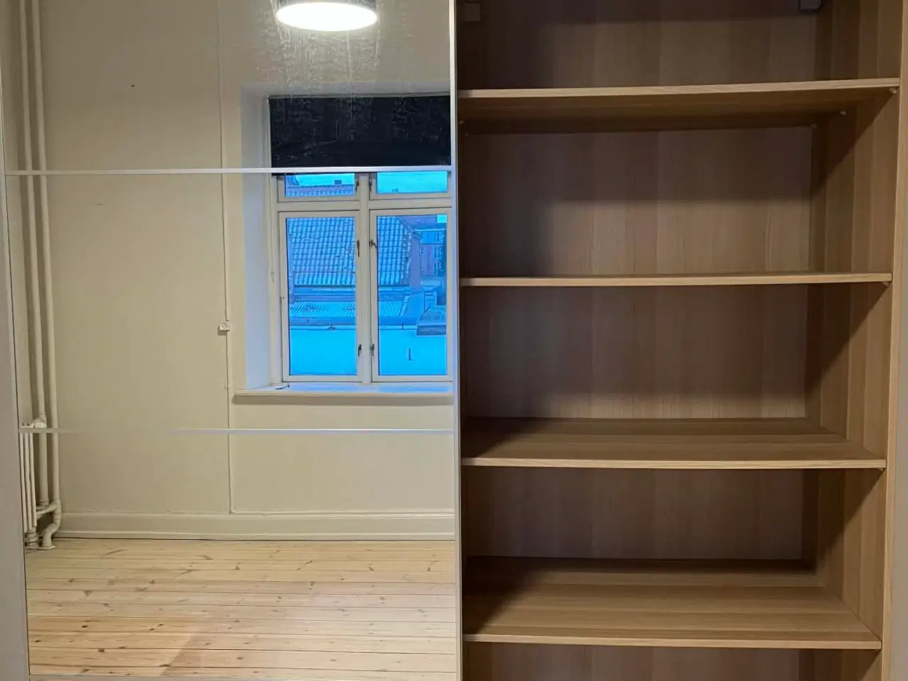 Billede 3 - Stort rummeligt Pax skab