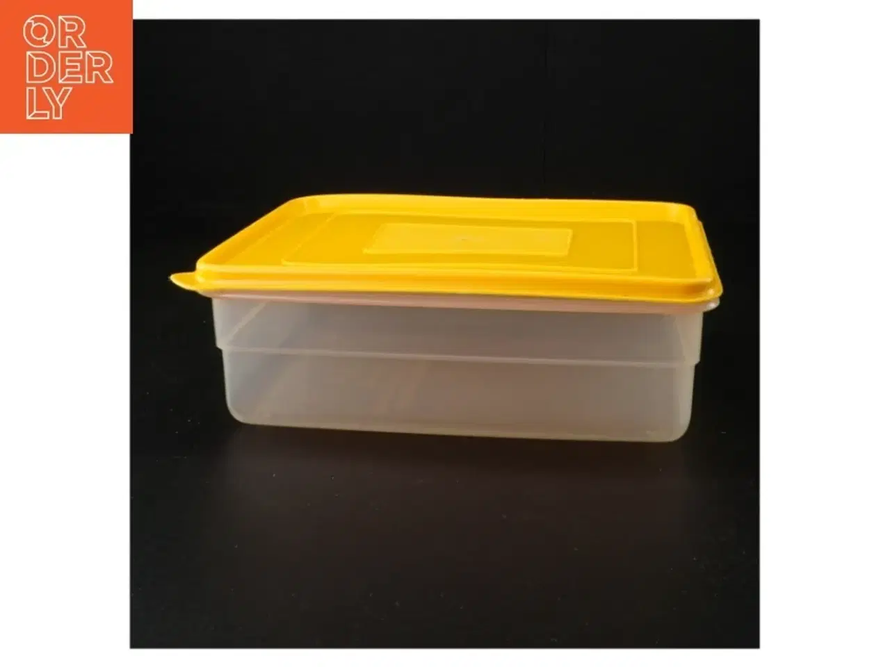 Billede 1 - Plastbeholder med låg (str. 23 x 18 x 8 cm)