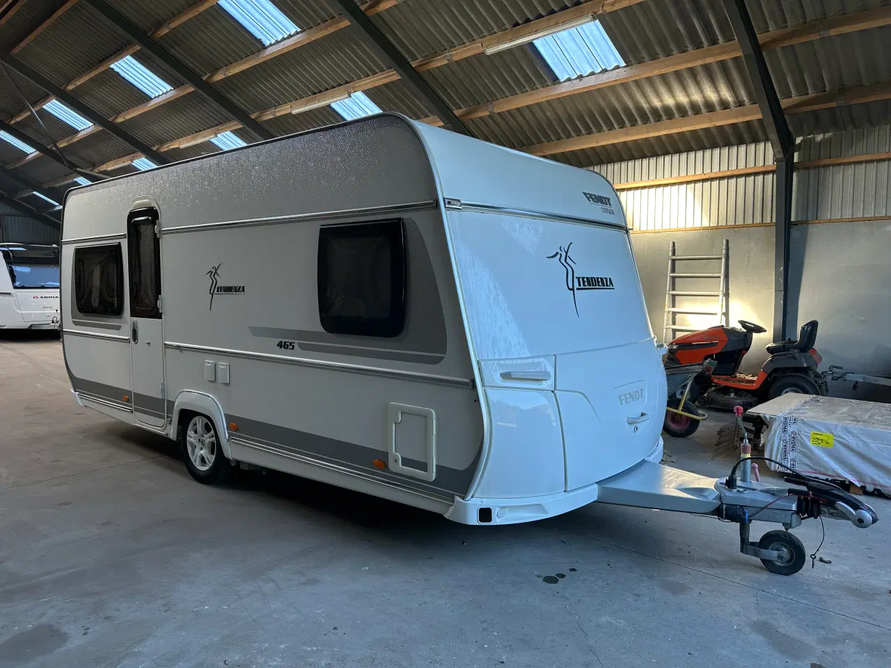 Billede 2 - Fendt 465 Tendenza SFB – Vogn proppet med udstyr