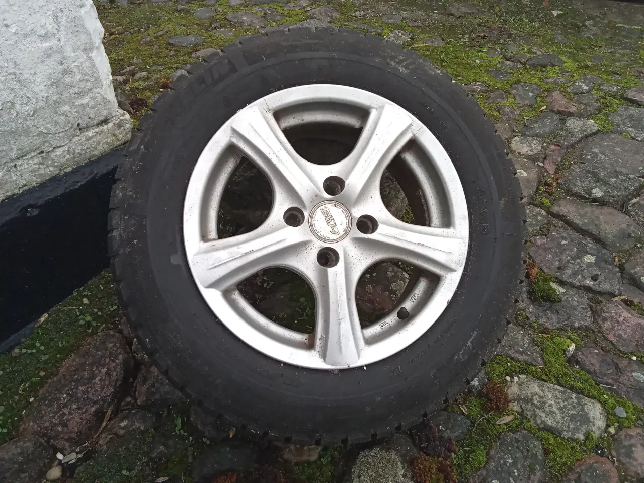 Billede 3 - Vinterdæk på fælge Michelin 185 65 R14