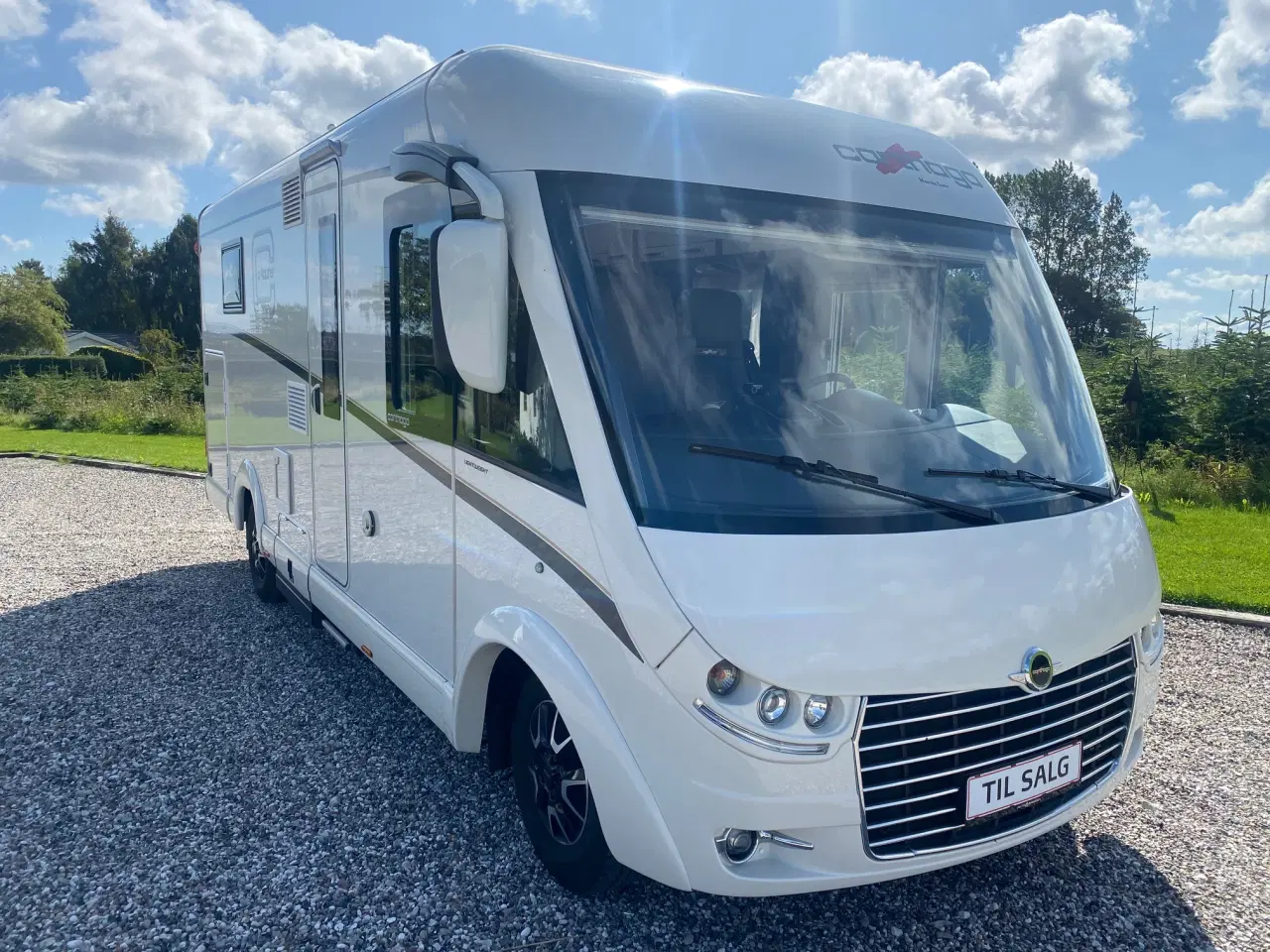 Billede 4 - Helintegreret lux camper , Queensbed, 3500kg, aut.