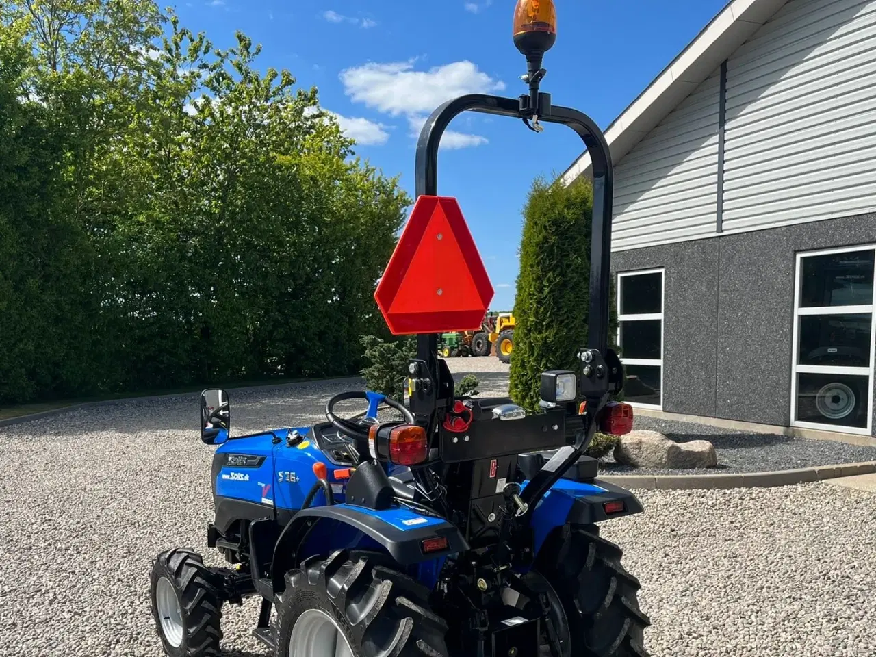 Billede 17 - Solis S26 6+2 Gearmaskine med Servostyring og brede traktorhjul
